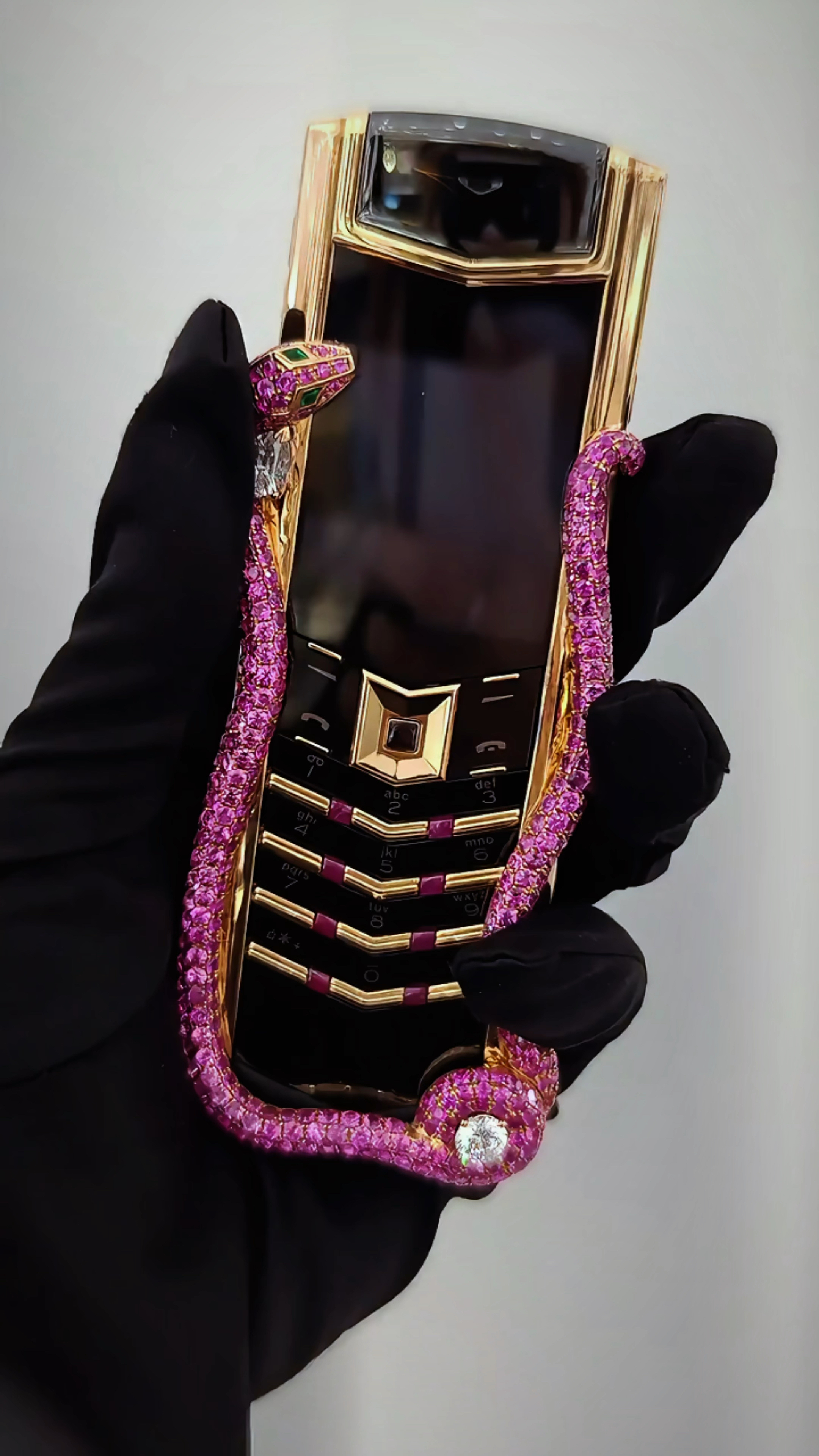 vertu手机宾利限量版(威图手机2020款宾利手机) vertu手机宾利限量版(威图手机2020款宾利手机)