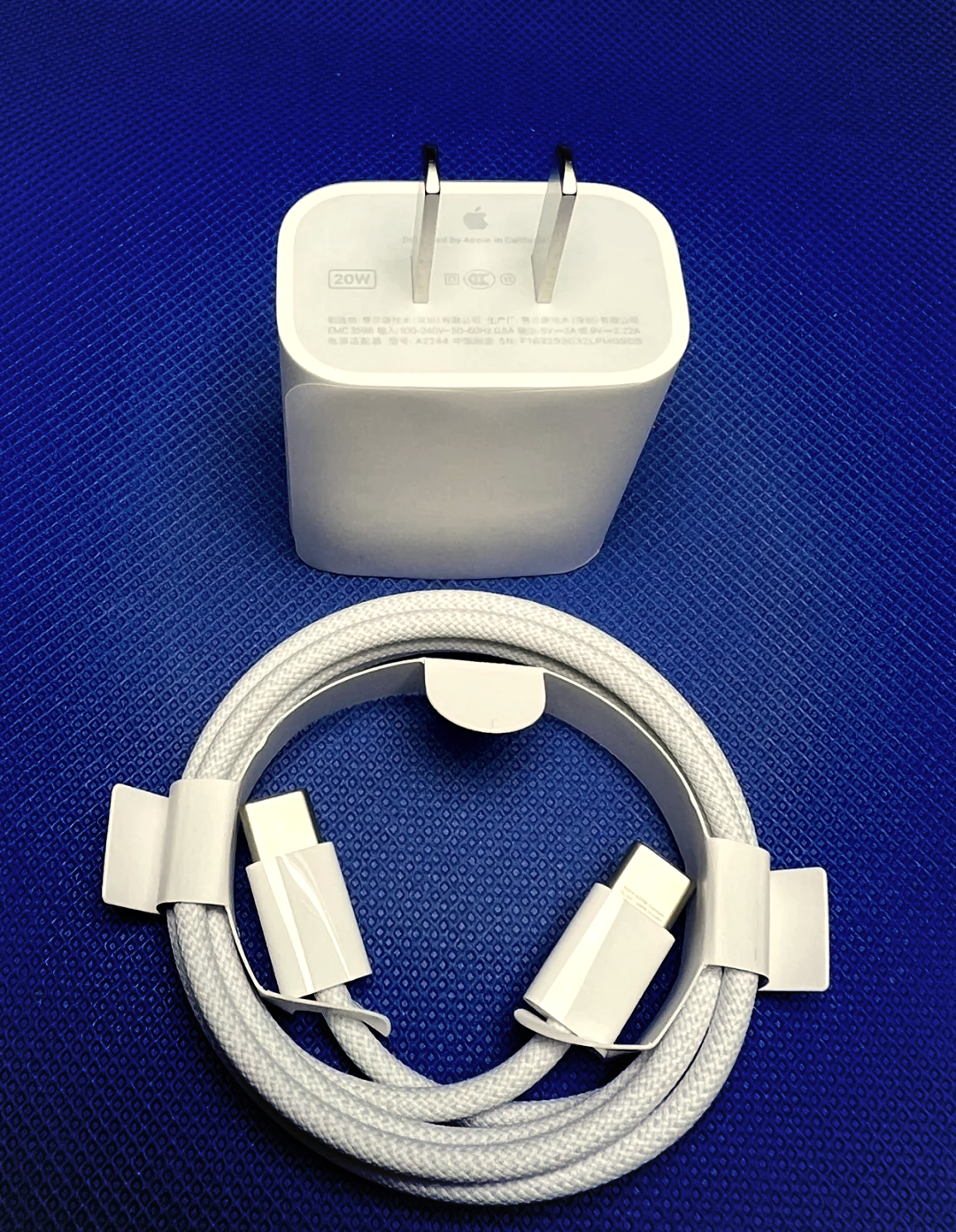 苹果版充电(苹果手机充电知乎)