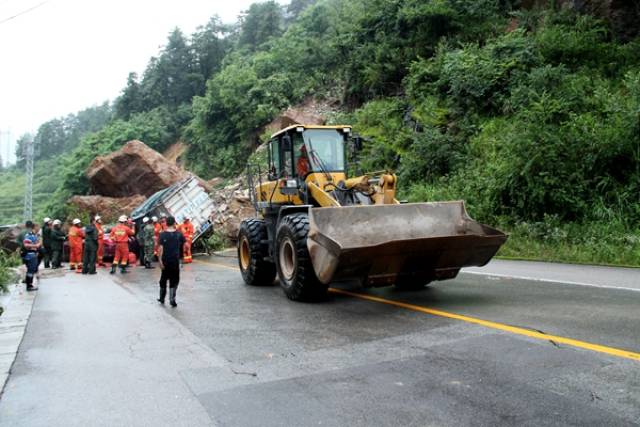 公路袭击手机版(公路杀手破解版下载)
