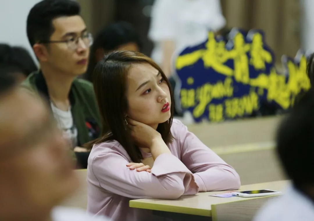 关于热血高校小飞鸟手机版的信息